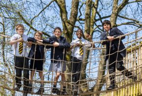 Monkton Prep children on rope bridge